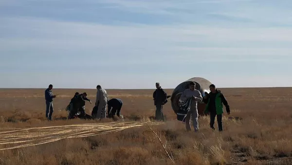 Cápsula de la nave Soyuz MS-10 tras el aterrizaje de emergencia - Sputnik Mundo