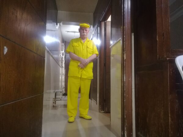 Abu Zakur, de Alepo (Siria), es conocido por el apodo de 'hombre amarillo' - Sputnik Mundo