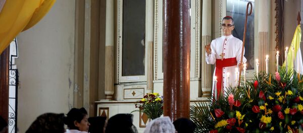 Estatua de monseñor Óscar Arnulfo Romero - Sputnik Mundo