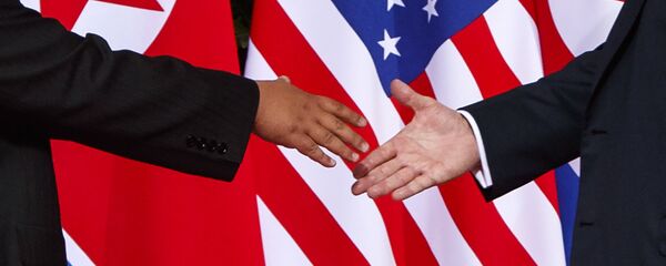 La cumbre entre Donald Trump y Kim Jong-un (Archivo) - Sputnik Mundo