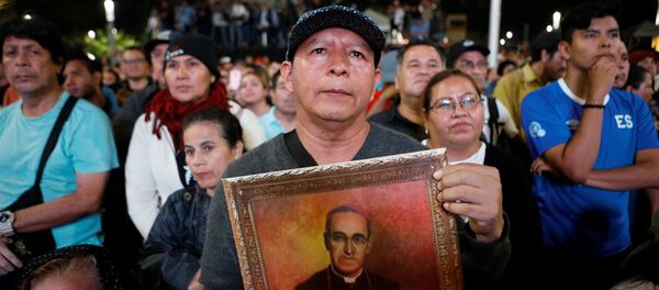 La ceremonia de canonización del fallecido arzobispo de San Salvador Óscar Arnulfo Romero - Sputnik Mundo
