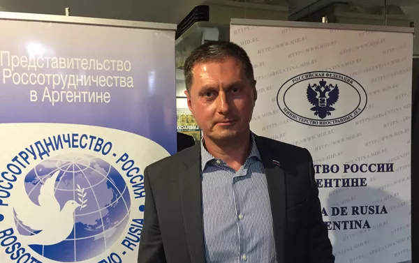 El embajador ruso en Argentina, Dmitry Feoktistov, habló antes del comienzo del film El embajador ruso en Argentina, Dmitry Feoktistov, habló antes del comienzo del film - Sputnik Mundo