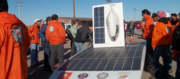 Un vehículo de la Carrera Solar Atacama 2011 - Sputnik Mundo