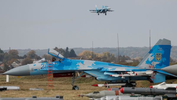 Un avión de combate Su-27 ucraniano Un avión de combate Su-27 ucraniano - Sputnik Mundo