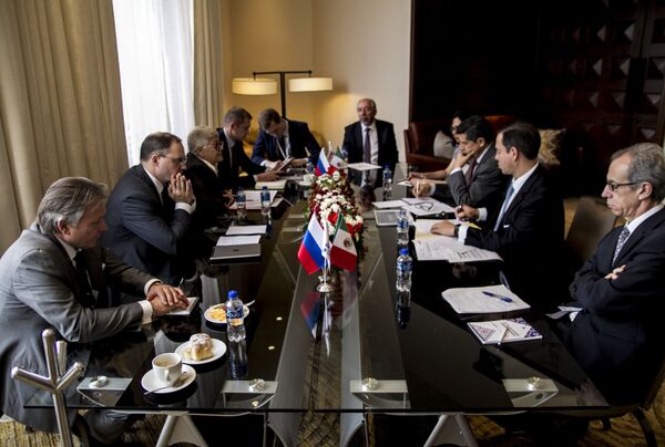 Reunión entre las comisiones gubernamentales durante el evento de la Misión Empresarial Centro Ruso de Exportaciones en México. - Sputnik Mundo
