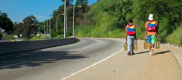 Habitantes del oeste de Caracas en las faldas de la montaña Waraira Repano - Sputnik Mundo