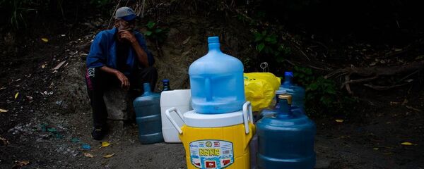 Habitantes del oeste de Caracas en las faldas de la montaña Waraira Repano - Sputnik Mundo