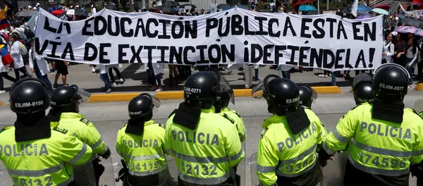 Protestas de estudiantes en Bogotá, la capital de Colombia Protestas de estudiantes en Bogotá, la capital de Colombia - Sputnik Mundo