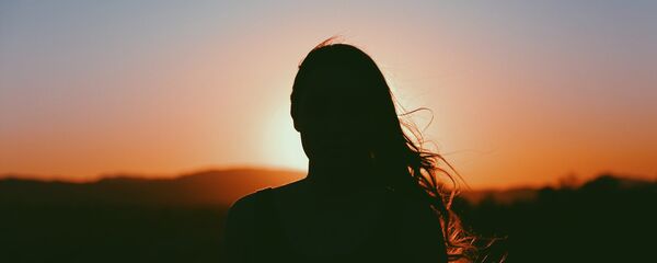 Silueta de una mujer - Sputnik Mundo