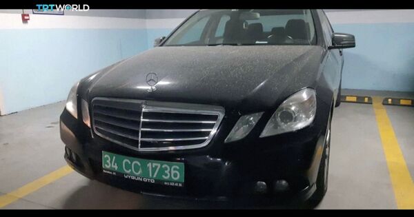 El coche del consulado de Arabia Saudí que permanece aparcado en el distrito de Sultangazi de Estambul desde la fecha del asesinato del periodista Jamal Khashoggi - Sputnik Mundo