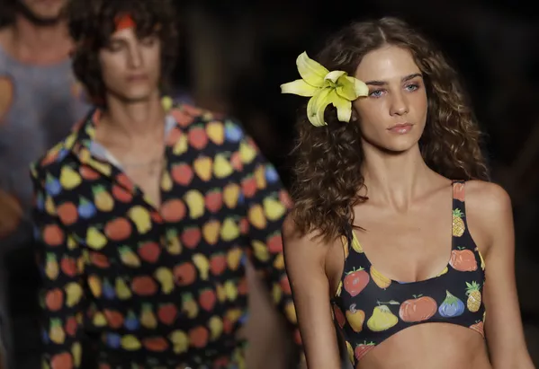 Modelos brasileñas exhiben las nuevas tendencias veraniegas en Sao Paulo Modelos brasileñas exhiben las nuevas tendencias veraniegas en Sao Paulo - Sputnik Mundo