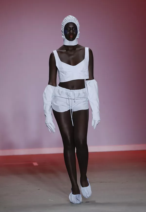 Modelos brasileñas exhiben las nuevas tendencias veraniegas en Sao Paulo Modelos brasileñas exhiben las nuevas tendencias veraniegas en Sao Paulo - Sputnik Mundo
