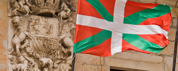 Bandera oficial del País Vasco adoptada por el Estatuto de Autonomía de 1979 - Sputnik Mundo