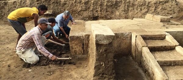 Una misión arqueológica egipcia descubriendo en la parte oriental de El Cairo, en el barrio de Matariya, una sala ceremonial perteneciente al faraón Ramsés II - Sputnik Mundo