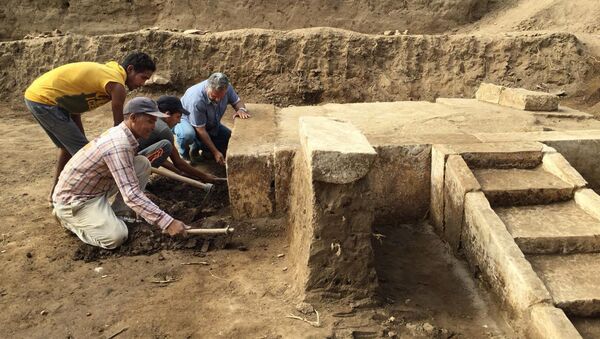 Una misión arqueológica egipcia descubriendo en la parte oriental de El Cairo, en el barrio de Matariya, una sala ceremonial perteneciente al faraón Ramsés II - Sputnik Mundo