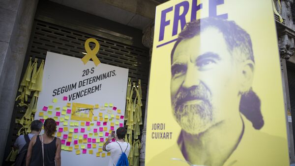 Cartel con la imagen de Jordi Cuixart, el presidente de la asociación soberanista Òmnium Cultural - Sputnik Mundo