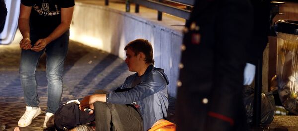 Un hincha ruso tras el colapso de una escalera mecánica en Roma - Sputnik Mundo