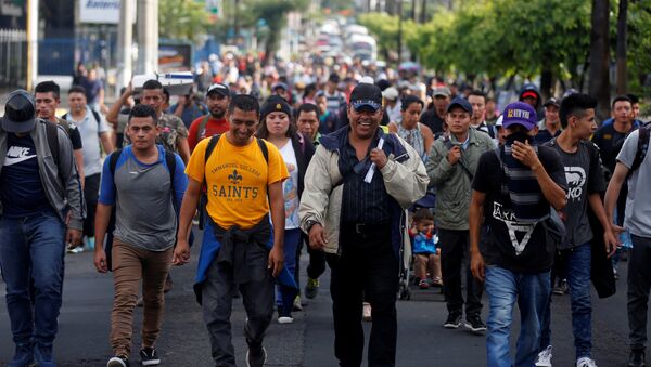 Caravana de migrantes salvadoreños - Sputnik Mundo