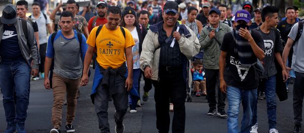 Caravana de migrantes salvadoreños - Sputnik Mundo