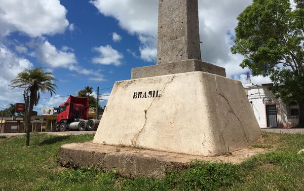 Chuí, límite entre Brasil y Uruguay Chuí, límite entre Brasil y Uruguay - Sputnik Mundo