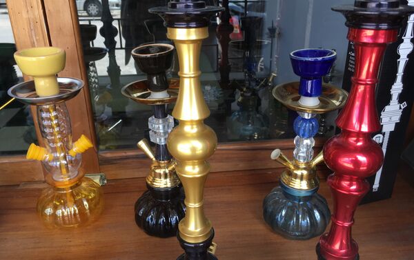 Venta de narguilas (pipas de agua para fumar tabaco aromatizado), Chuí Venta de narguilas (pipas de agua para fumar tabaco aromatizado), Chuí - Sputnik Mundo