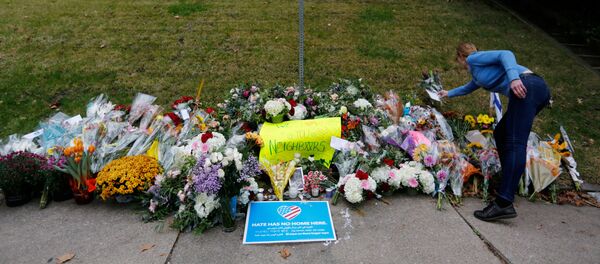Un homenaje a las víctimas del ataque en sinagoga en Pittsburgh - Sputnik Mundo
