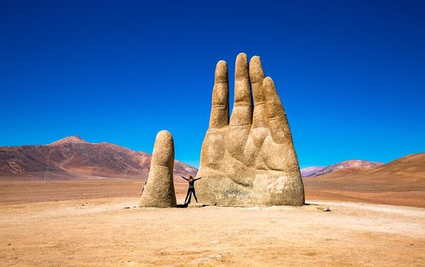 La mano del desierto - Sputnik Mundo