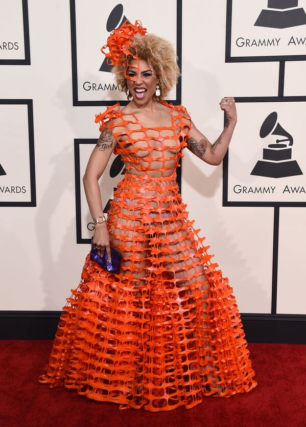 Los vestidos más reveladores de las celebridades - Sputnik Mundo
