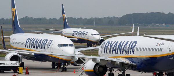 Dos aviones de Ryanair - Sputnik Mundo