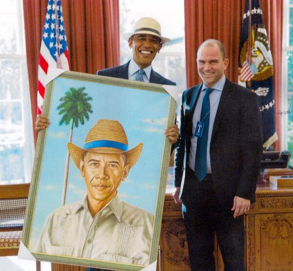 El expresidente Obama con el cuadro pintado por Rogelio Fundora - Sputnik Mundo