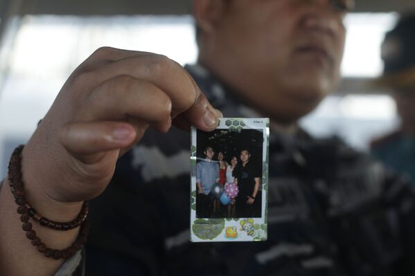 Accidente del Boeing indonesio: esto es lo que hallaron los rescatistas en el lugar de la tragedia - Sputnik Mundo