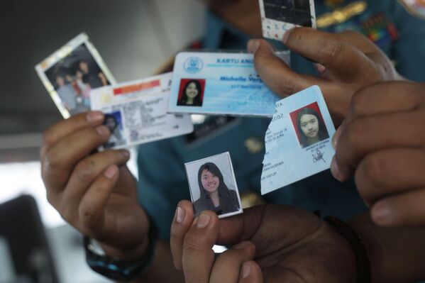 Accidente del Boeing indonesio: esto es lo que hallaron los rescatistas en el lugar de la tragedia - Sputnik Mundo