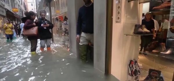 Turismo acuático: inundado el 75% del centro histórico de Venecia - Sputnik Mundo