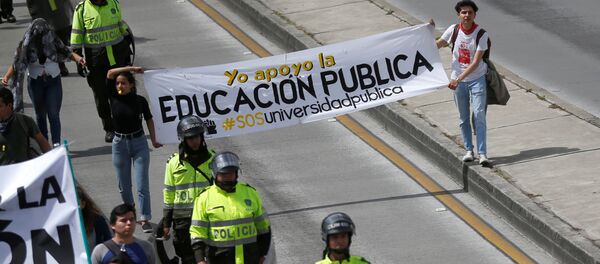 Las protestas de estudiantes en Colombia - Sputnik Mundo
