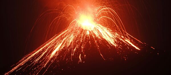 La erupción del volcán Krakatoa (julio de 2018) La erupción del volcán Krakatoa (julio de 2018) - Sputnik Mundo