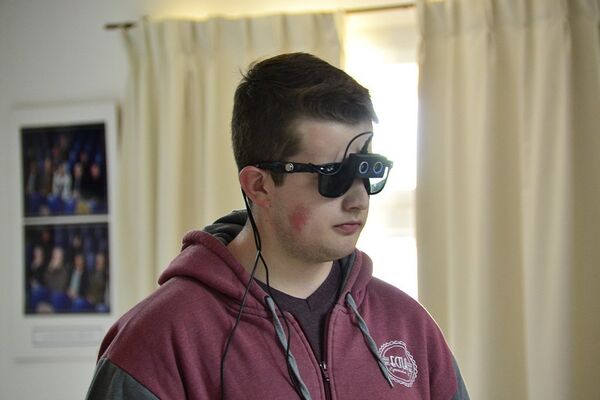 Anteojos con sensor ultrasónico. Proyecto desarrollado por la Escuela Cooperativa Técnica de los Andes Anteojos con sensor ultrasónico. Proyecto desarrollado por la Escuela Cooperativa Técnica de los Andes - Sputnik Mundo