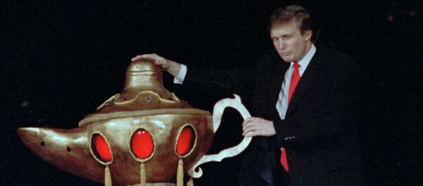 Donald Trump durante la ceremonia de inauguración del complejo de casinos, hoteles y restaurantes Trump Taj Mahal Donald Trump durante la ceremonia de inauguración del complejo de casinos, hoteles y restaurantes Trump Taj Mahal - Sputnik Mundo