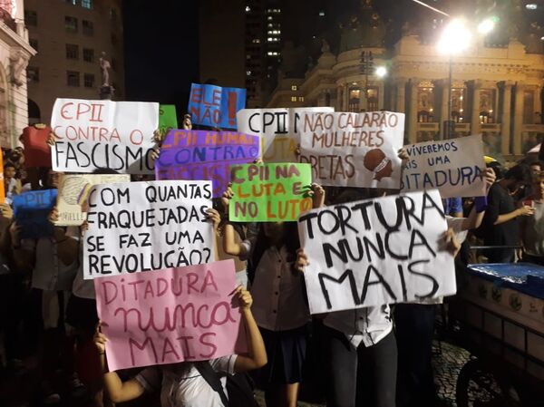 Protestas contra el futuro Gobierno de Bolsonaro en Río de Janeiro Protestas contra el futuro Gobierno de Bolsonaro en Río de Janeiro - Sputnik Mundo