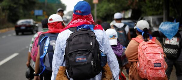 Caravana de migrantes salvadoreños - Sputnik Mundo
