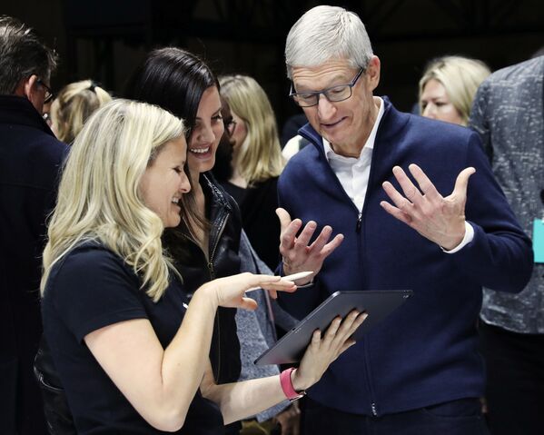 Apple vuelve a revolucionar el mundo de la alta tecnología - Sputnik Mundo