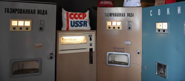 Unas máquinas de agua gaseosa soviéticas - Sputnik Mundo