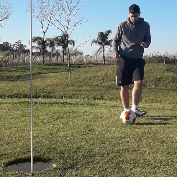 Edison Méndez, jugador de footgolf Edison Méndez, jugador de footgolf - Sputnik Mundo