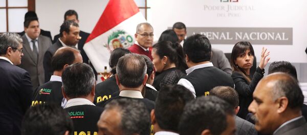 Keiko Fujimori, la líder del partido opositor peruano Fuerza Popular (fujimorismo, derecha), trasladada a la cárcel - Sputnik Mundo