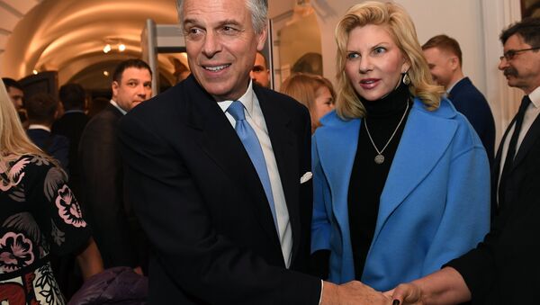 Jon Huntsman, embajador de EEUU en Rusia, y Mary Kaye, su esposa - Sputnik Mundo