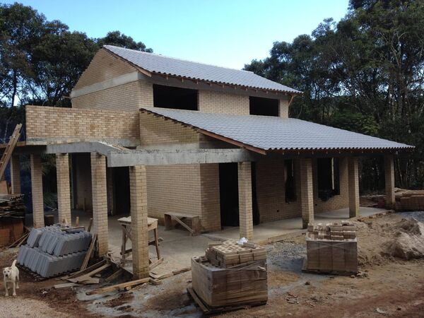 El proceso de construcción de la casa de Evandro Balmant - Sputnik Mundo