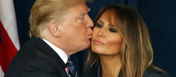 Donald Trump, presidente de EEUU, y Melania Trump, su esposa (archivo) - Sputnik Mundo