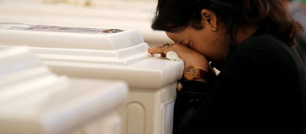 Despedida de las víctimas del ataque terrorista contra cristianos coptos en Egipto - Sputnik Mundo