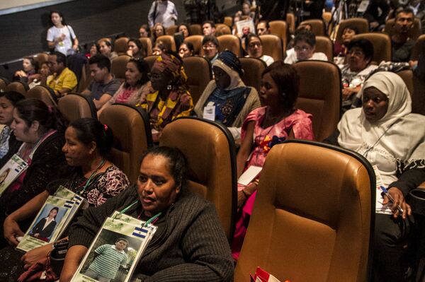 Colectivos de madres en busca de familiares desaparecidos de África, América y Europa se juntan durante el 8° Foro Social Mundial de las Migraciones en México. Colectivos de madres en busca de familiares desaparecidos de África, América y Europa se juntan durante el 8° Foro Social Mundial de las Migraciones en México. - Sputnik Mundo