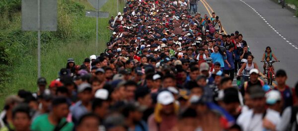 Parte de la caravana de migrantes centroamericanos en México - Sputnik Mundo