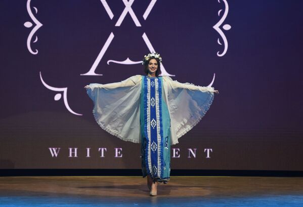 Los momentos más deslumbrantes del concurso de belleza 'Top model CEI 2018' - Sputnik Mundo